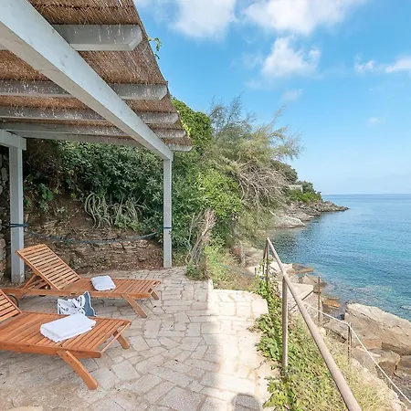 Lo Scoglio A Picco Sul Mare Villa